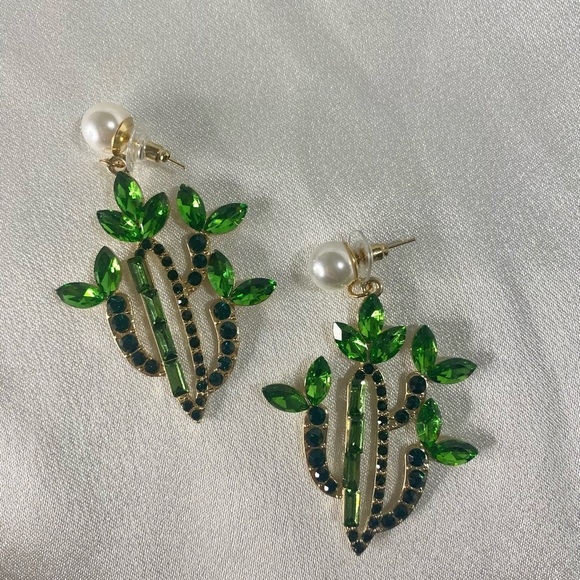 NWT Cactus Pearls Drop Earrings - Picture 2 of 5